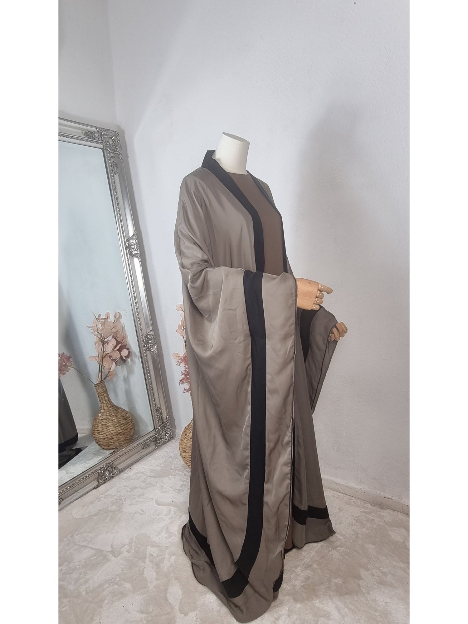 affordable open nida abayas