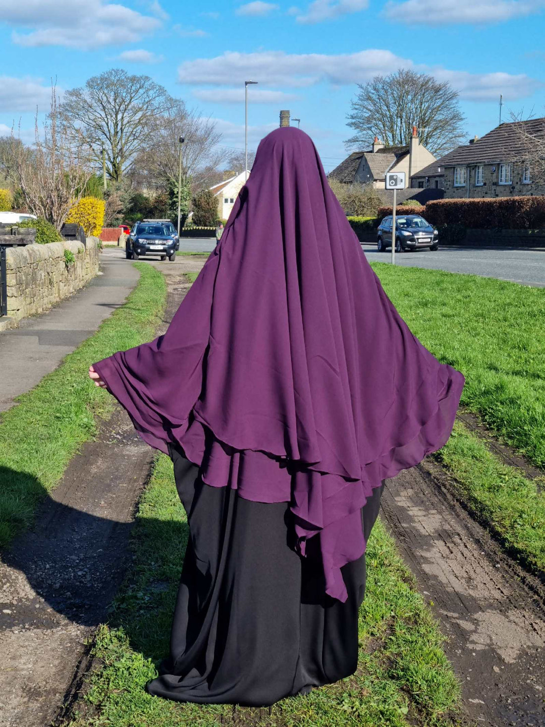 Woman in 2 layer chiffon diamond Khimar onherdeen clothing