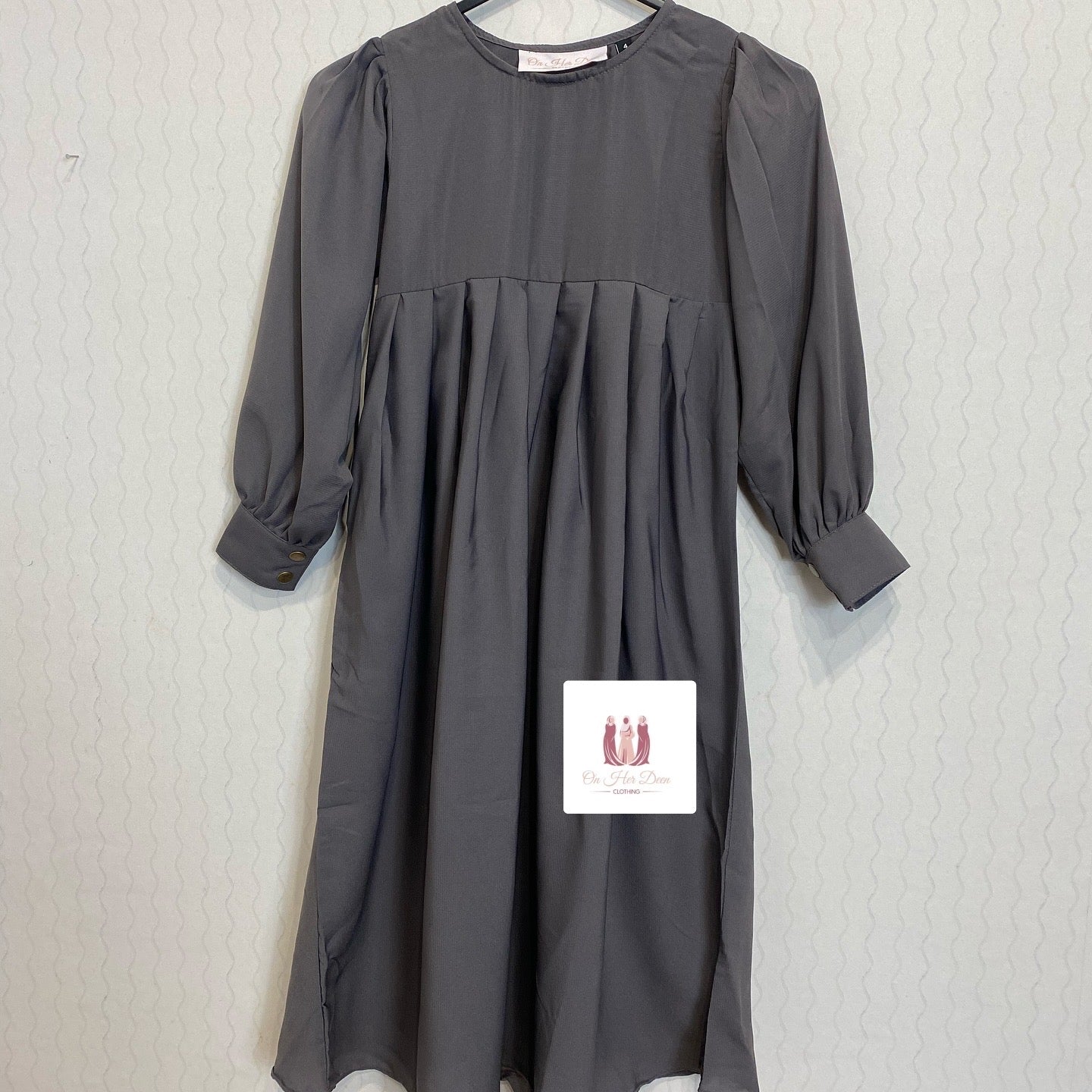 Toddlers grey Russian puff sleeve abaya
