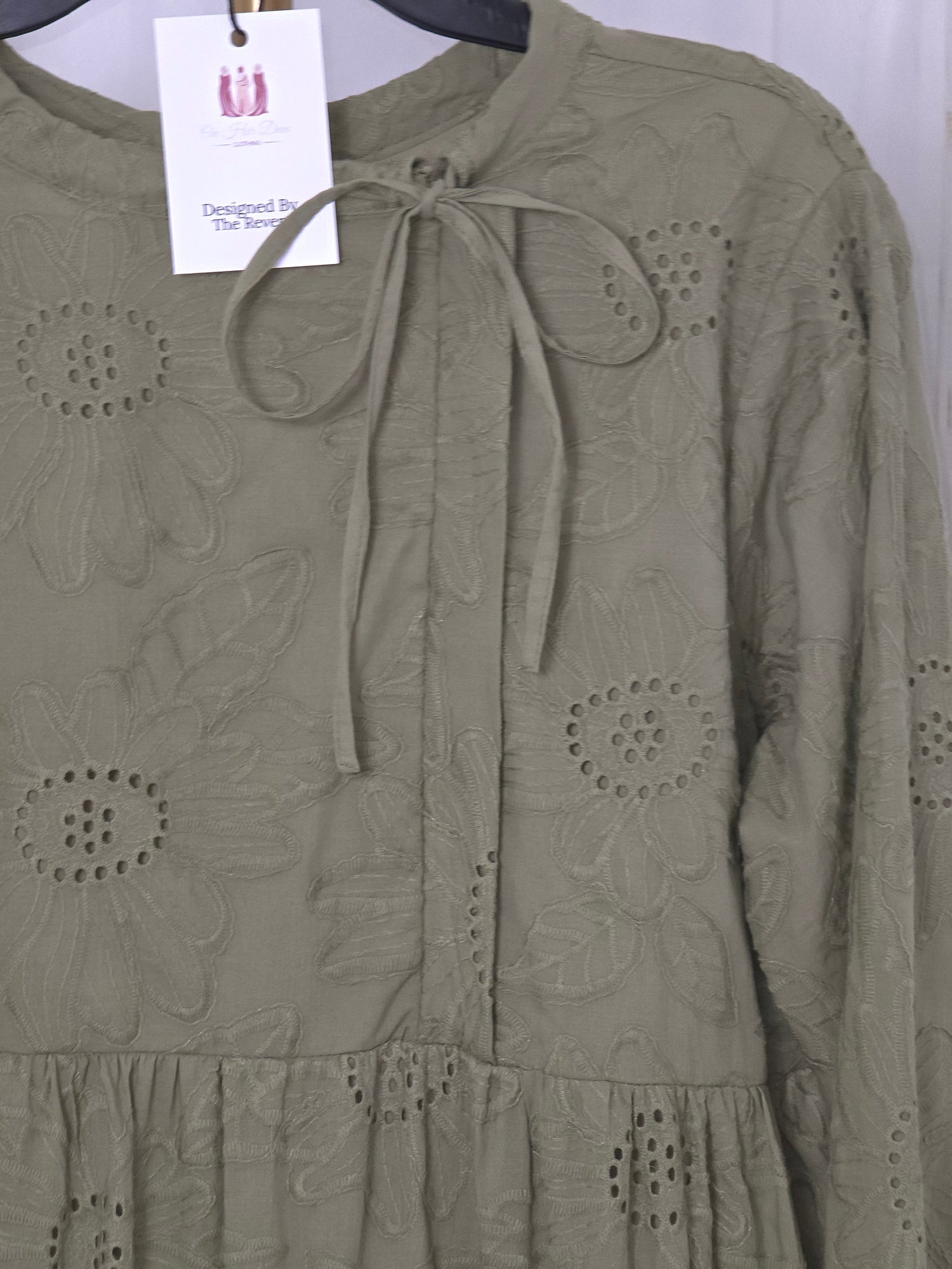 Bow detail 100% eyelet cotton abaya