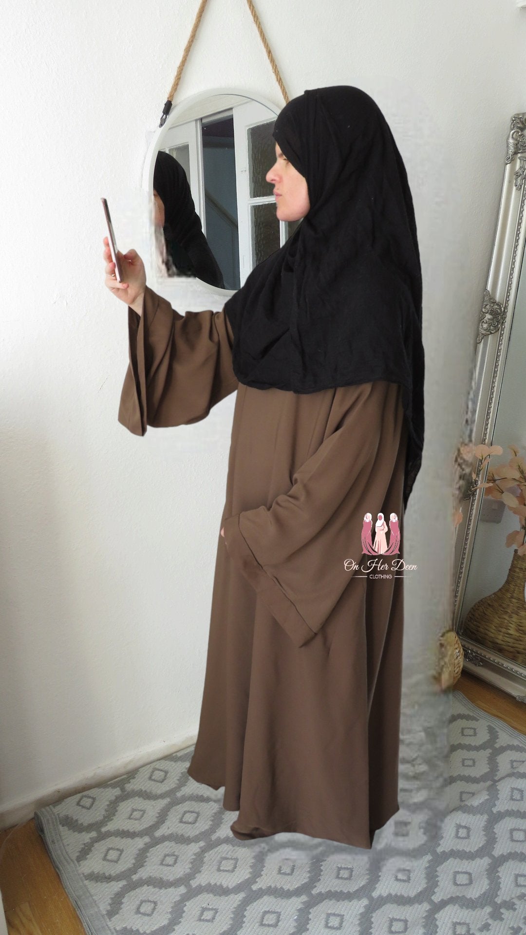 Breastfeeding friendly side seam zip Abaya - OnHerDeen