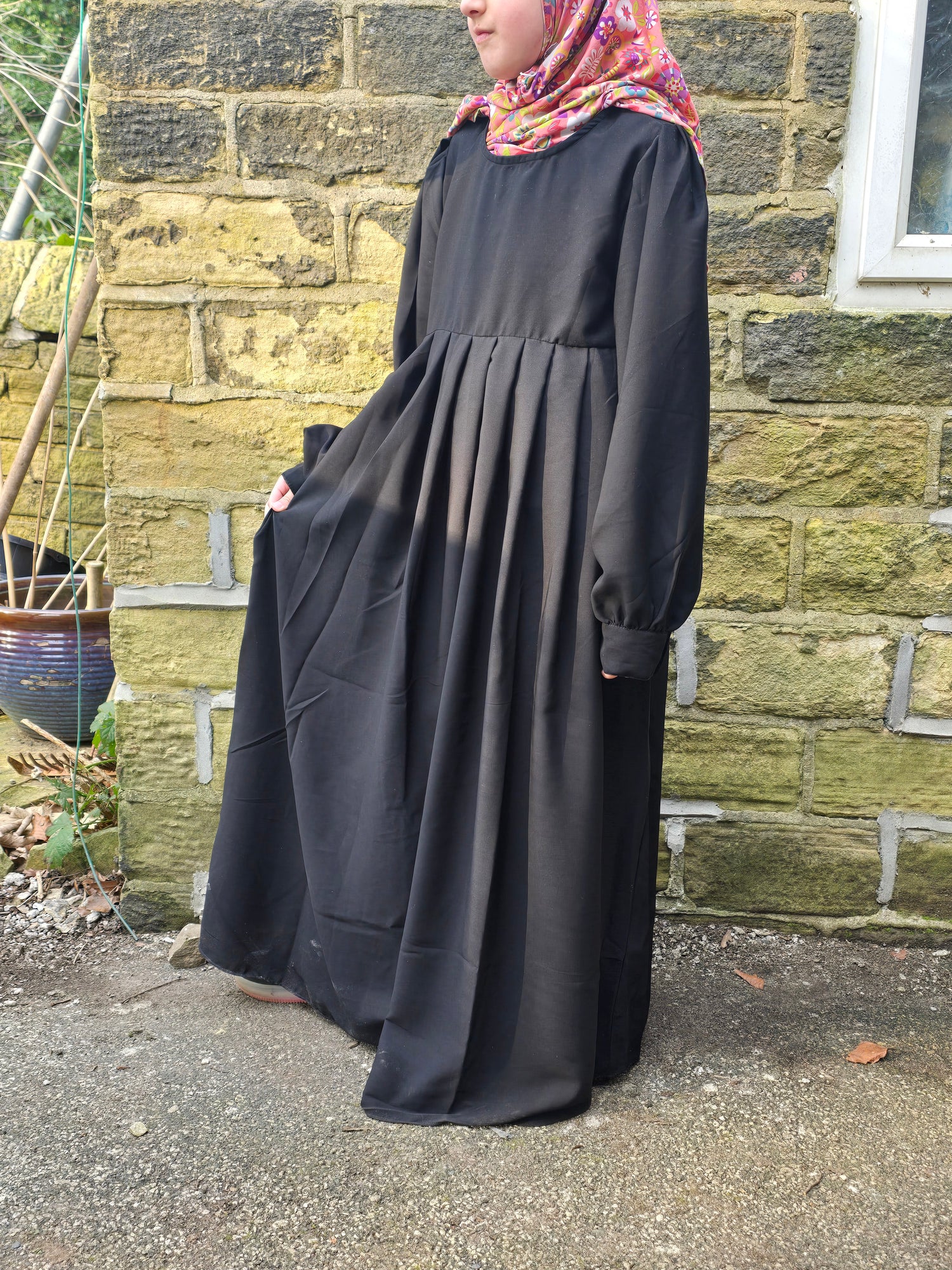 Girls in  black casual abaya from onherdeen clothing