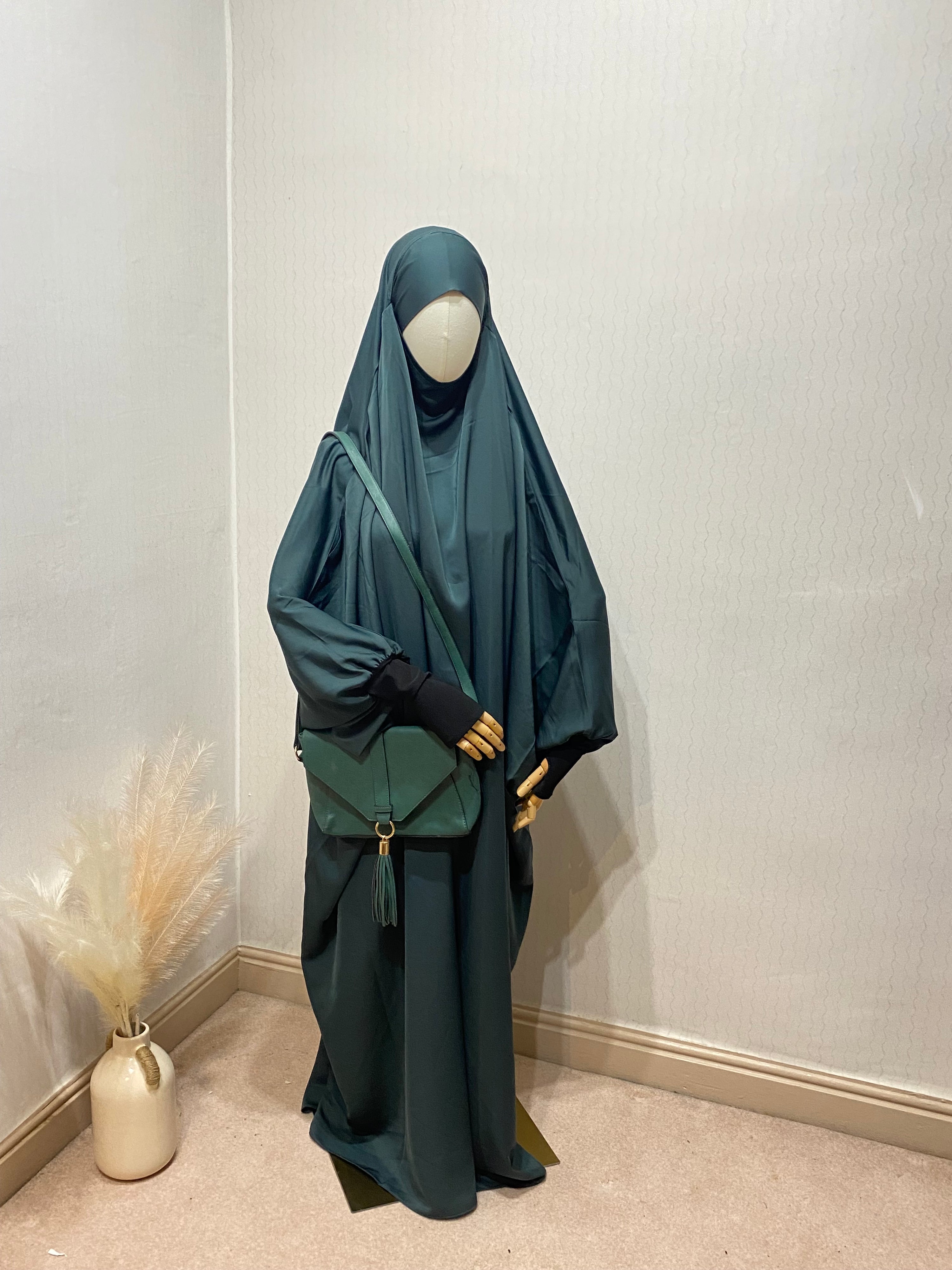 Onherdeen clothing - Nida fabric 1 piece jilbab with thumbhole sleeves 