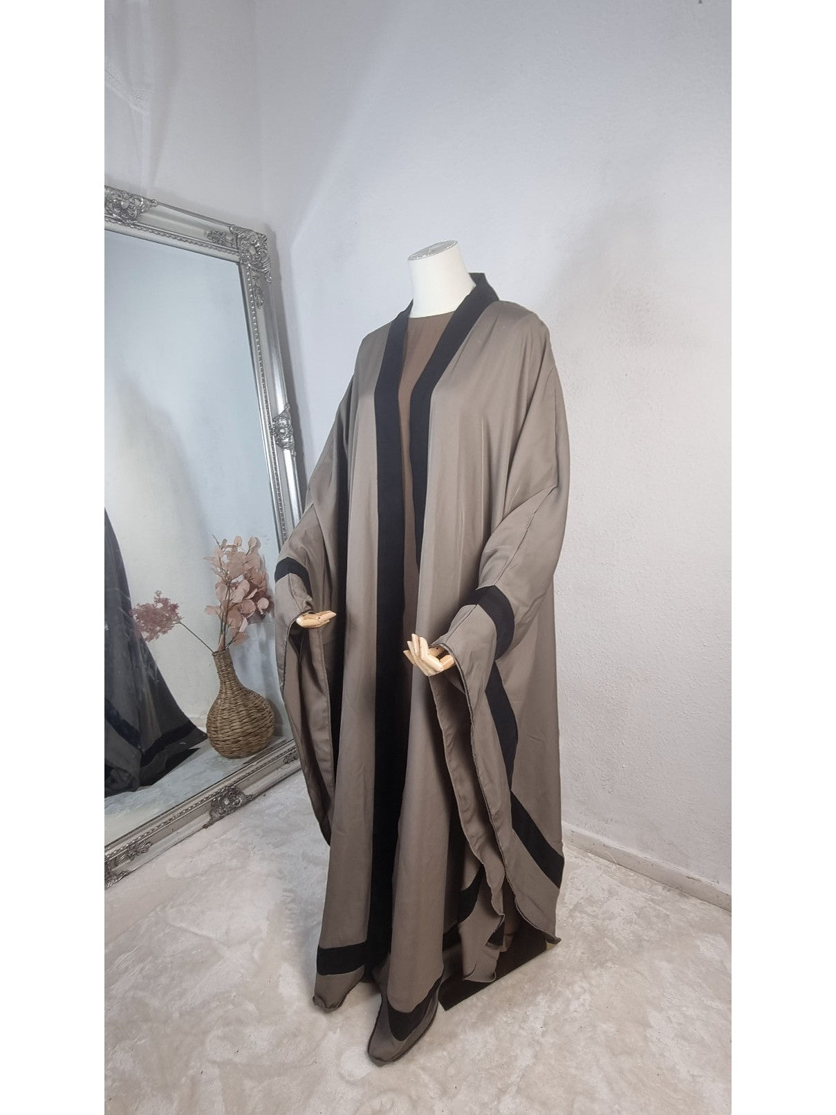 HUDA Shimmer Open Abaya onherdeen clothing 