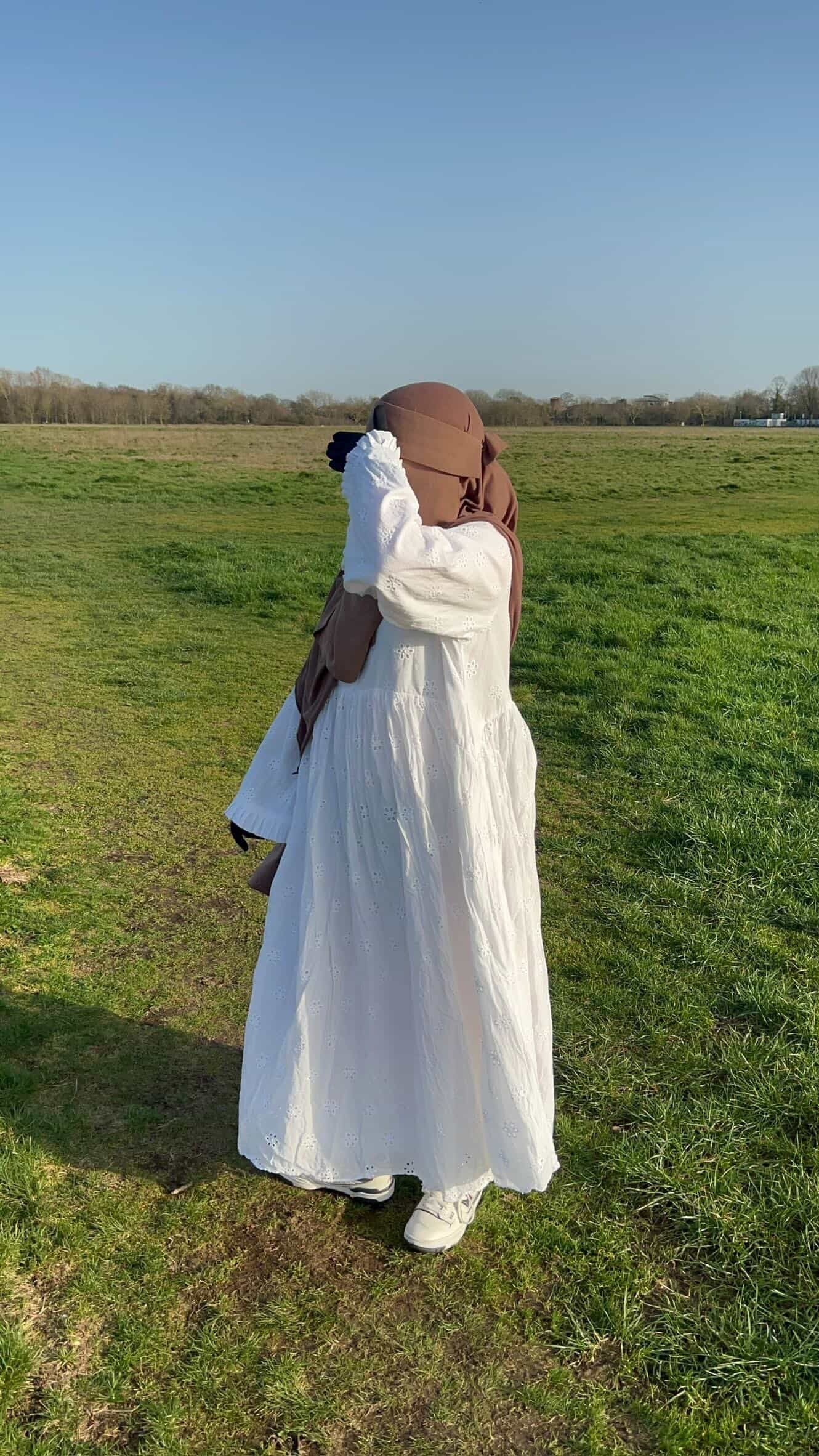 Exclusive Eyelet 100% Cotton Lined Abaya - White