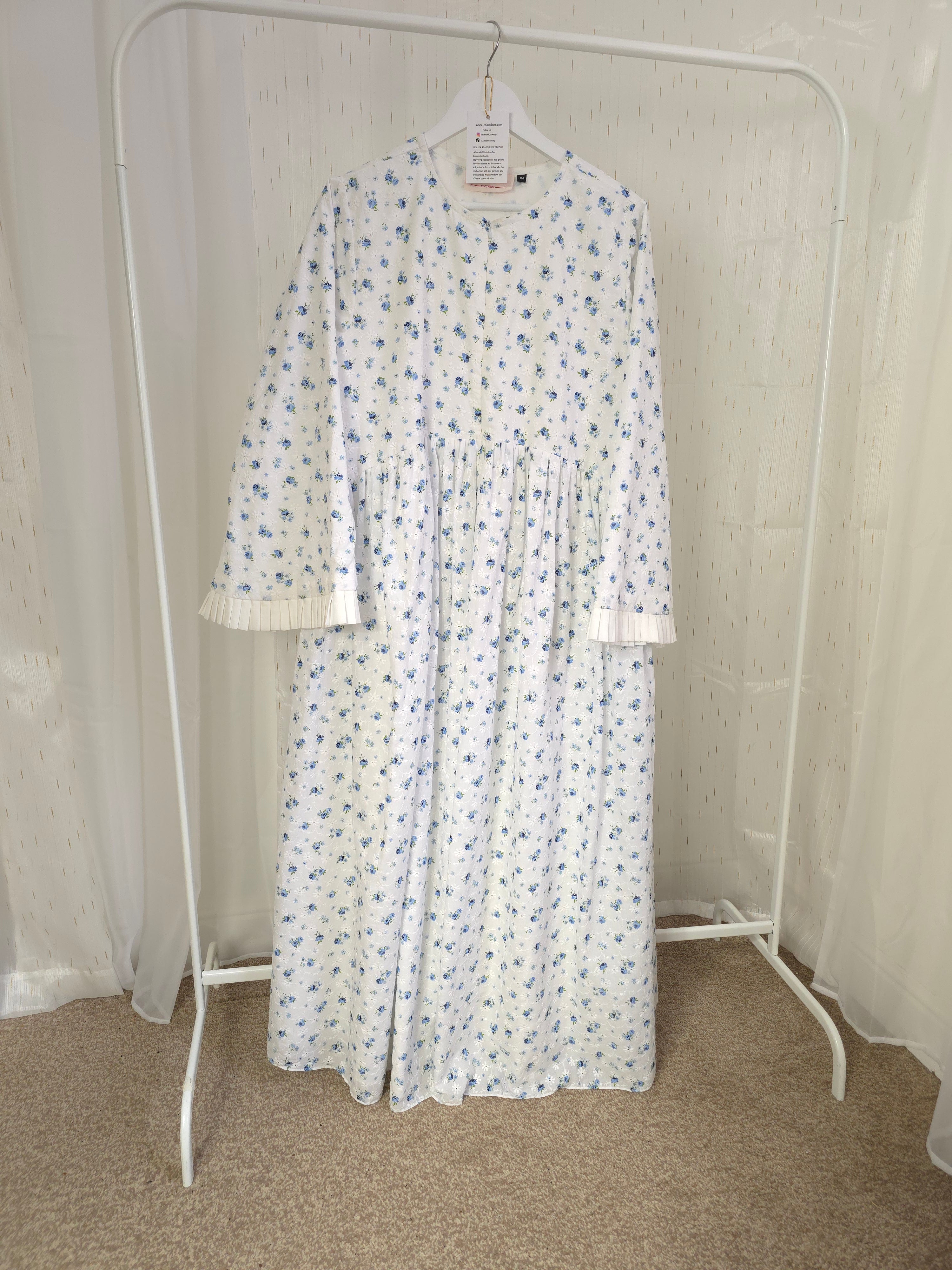 100% Eyelet Cotton Fully Lined wide sleeve abaya 